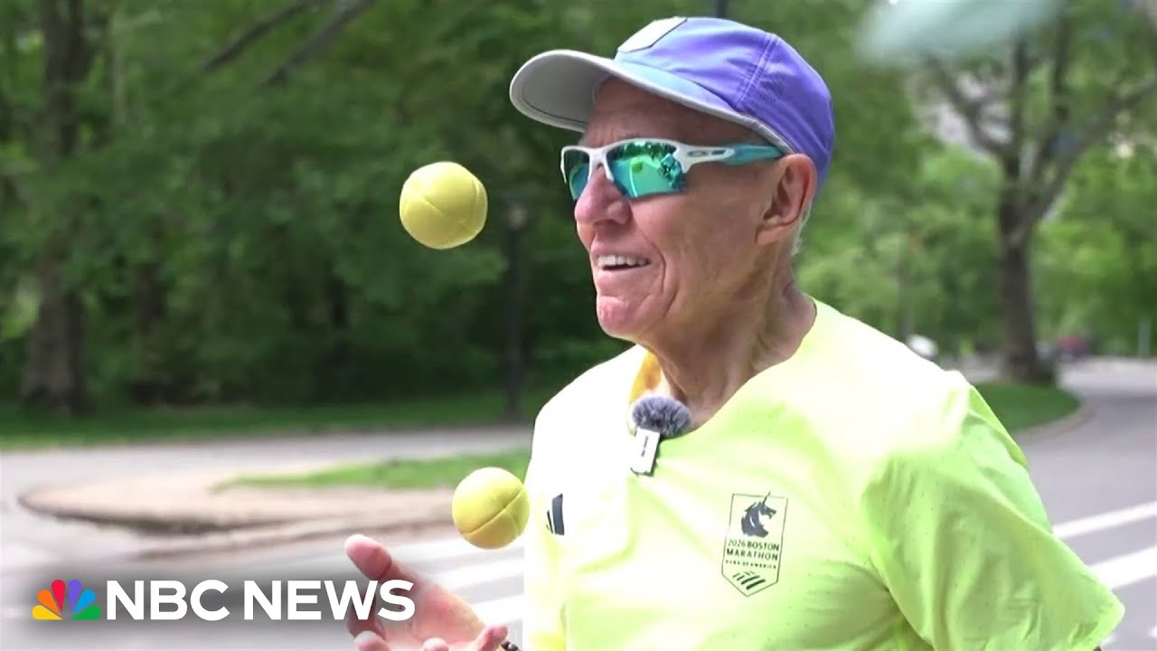 81-year-old Jack Hirschowitz’s secret to a long life is ‘joggling’ 81-year-old Jack Hirschowitz’s secret to a long life is ‘joggling’