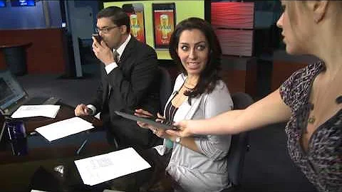 News Anchor tricked into licking iPad on April Fools' Day 2011 - DayDayNews