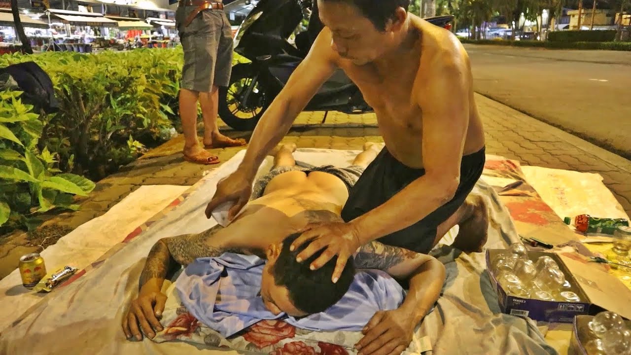 Tattoo Guy's $2 Street Massage Experience! Hard-Working ASMR