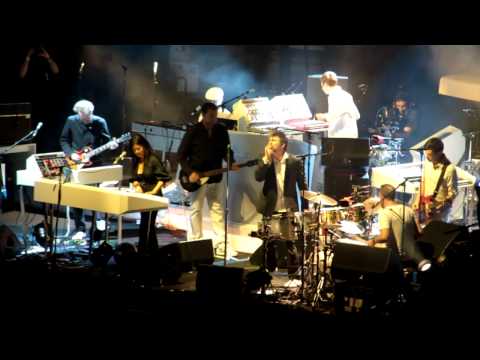 LCD Soundsystem - "Drunk Girls" Live at Madison Sq...