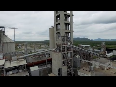 Video: La Fabrica: Od WWI Cement Factory Po Ohromující Architektonické Sídlo