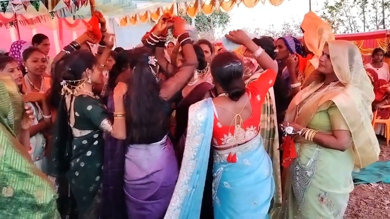आदिवासी समुदाय शादी गीत देसी//शादी का विडियो