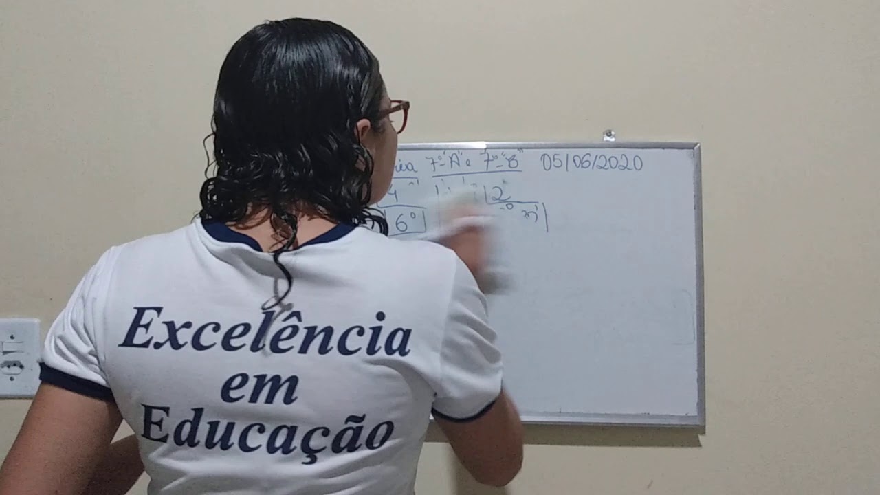 Em Uma Aula De Geometria Caio Realizou