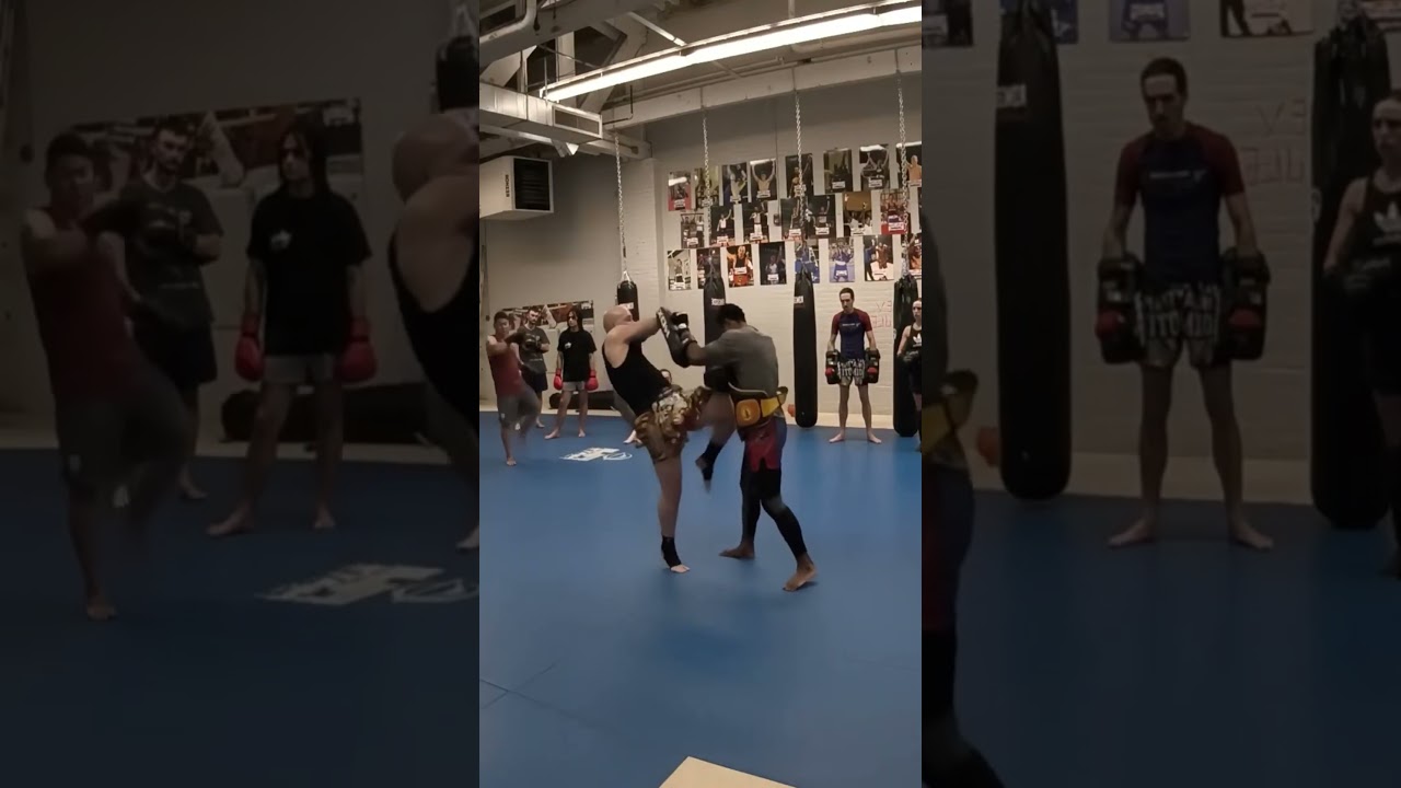 Simple but powerful straight knee drill for #MuayThai
