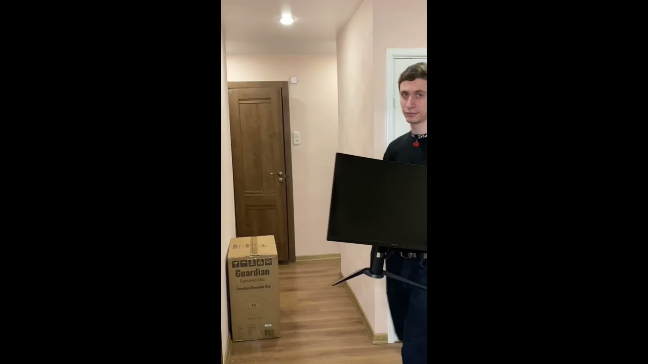 чем управляется монитор?