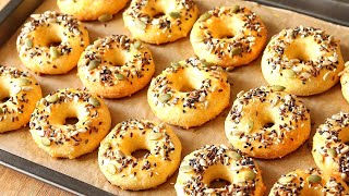 Cottage cheese bagels. Cottage cheese baked goods. Recipe.