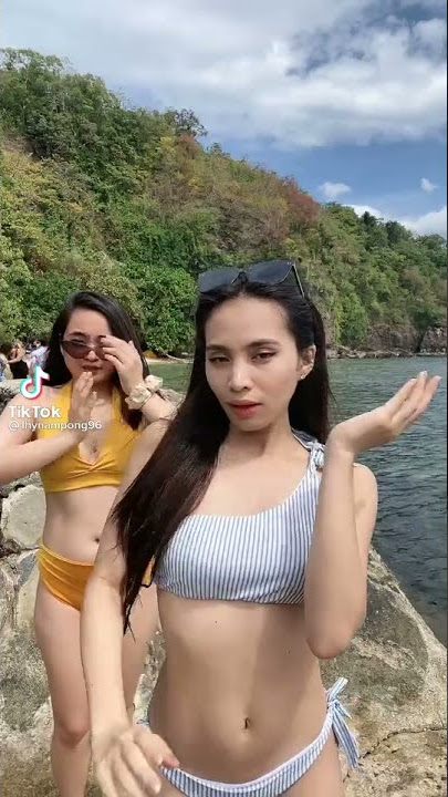 goyang tiktok di pantai cewek yg belakang anunya tembem banget