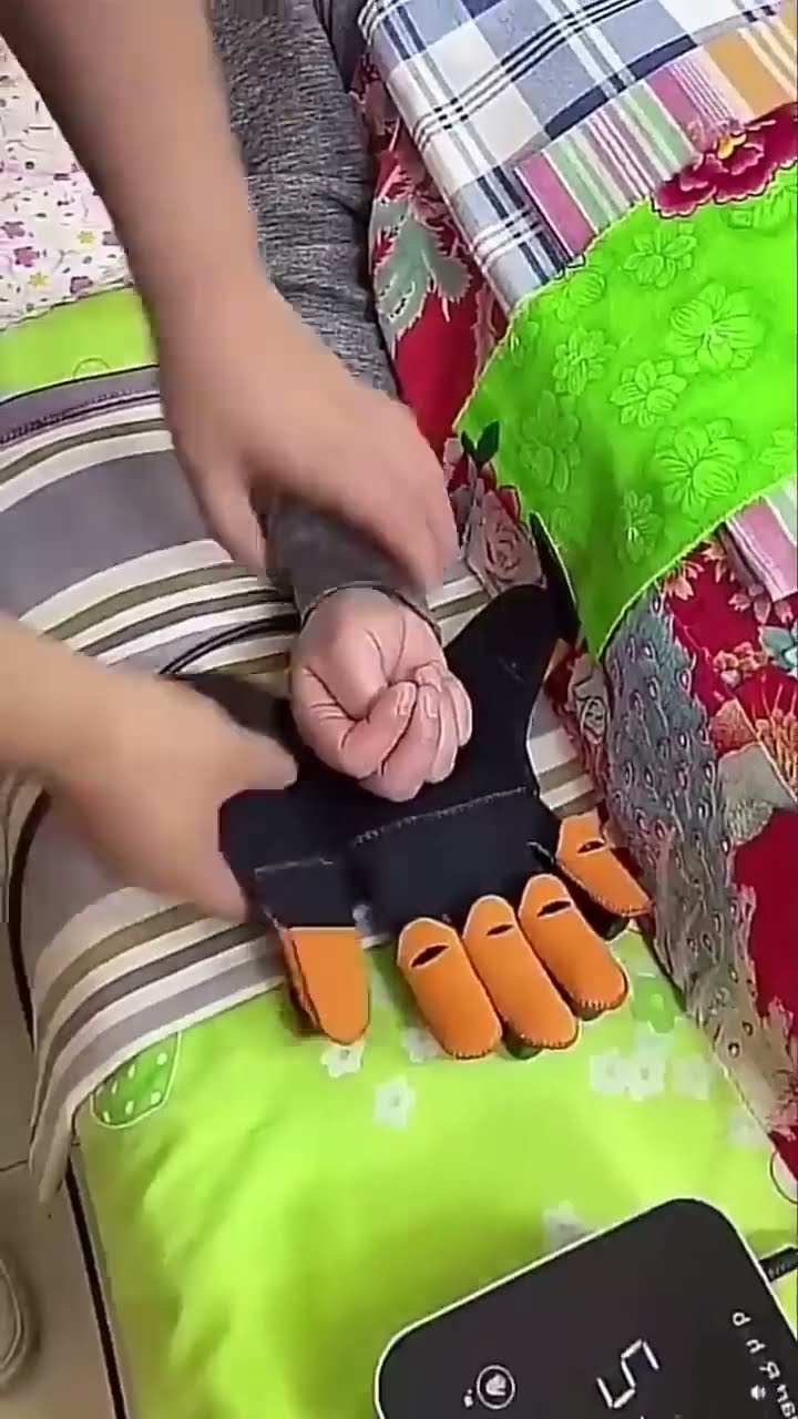 Product Link in Bio ( # 1092 ) @MaviGadgets ▶️ Effortless Exercise Automatic Hand Trainer Gloves