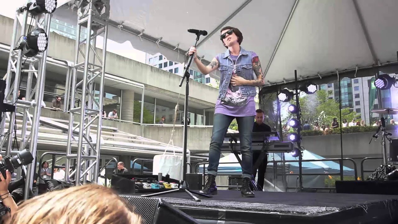 Tegan and Sara - Couldn't Be Your Friend