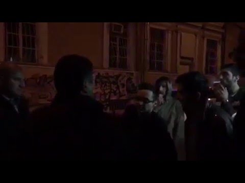 პოლიცია  პერფორმანსის გასპარ ნოეს კიდობანი ჩაშლას ცდილობს