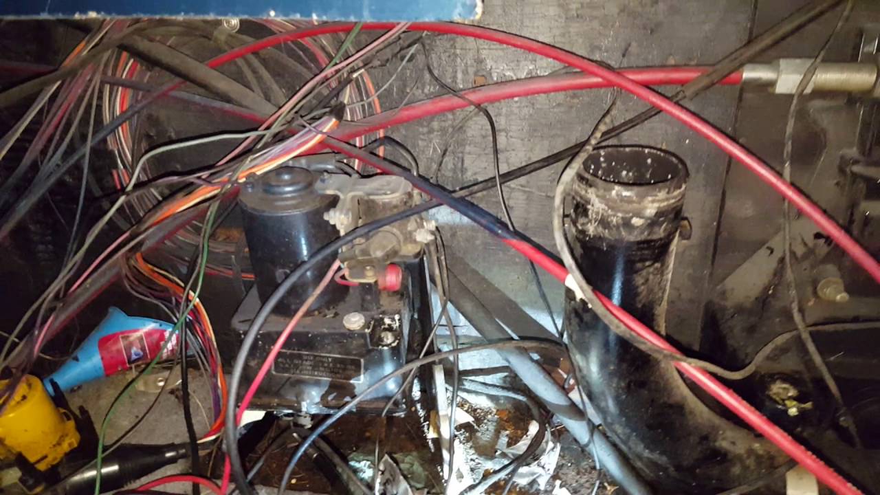 #3 Removing the trim pump and inspect wiring - YouTube