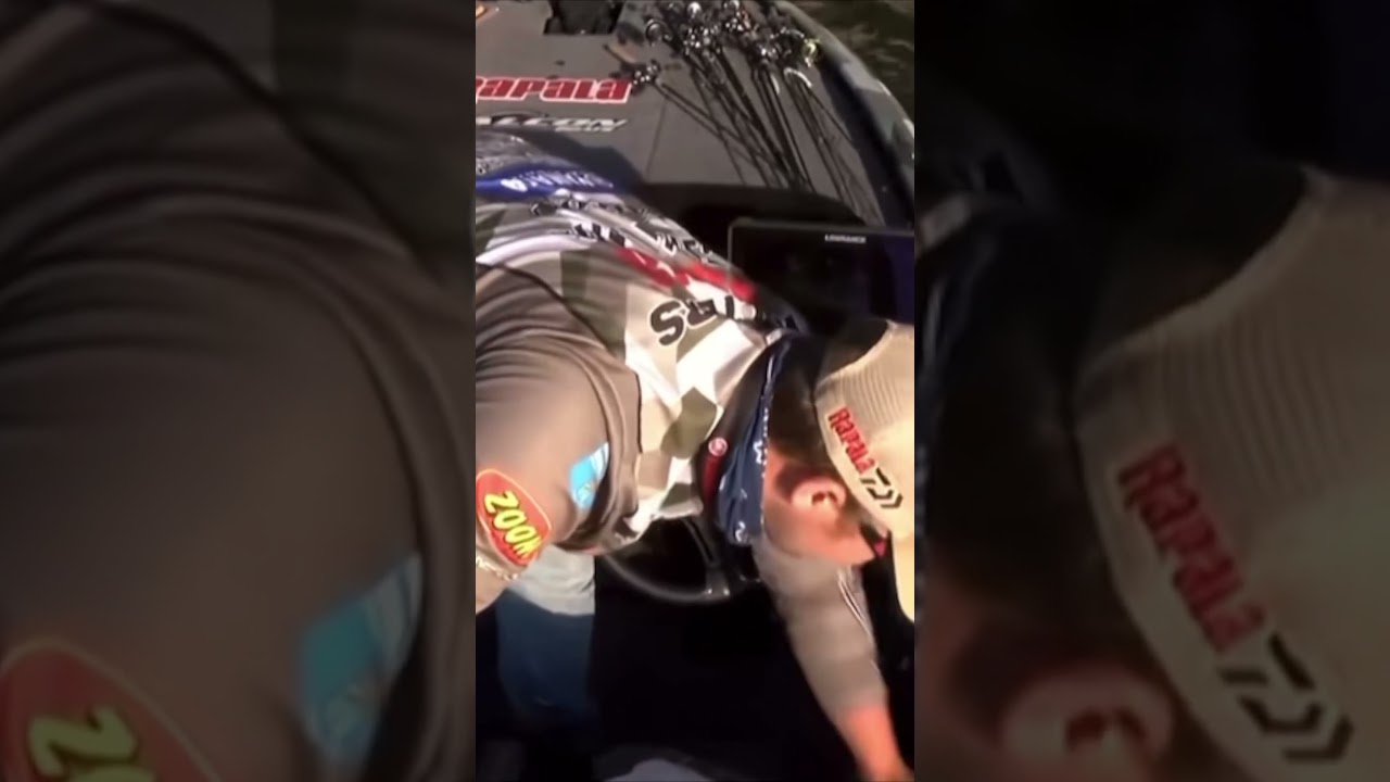 He freaking smoked it! - Patrick Walters Elite Series Clutch Darter 