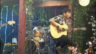 Beraksi 'KOTAK' versi akustik