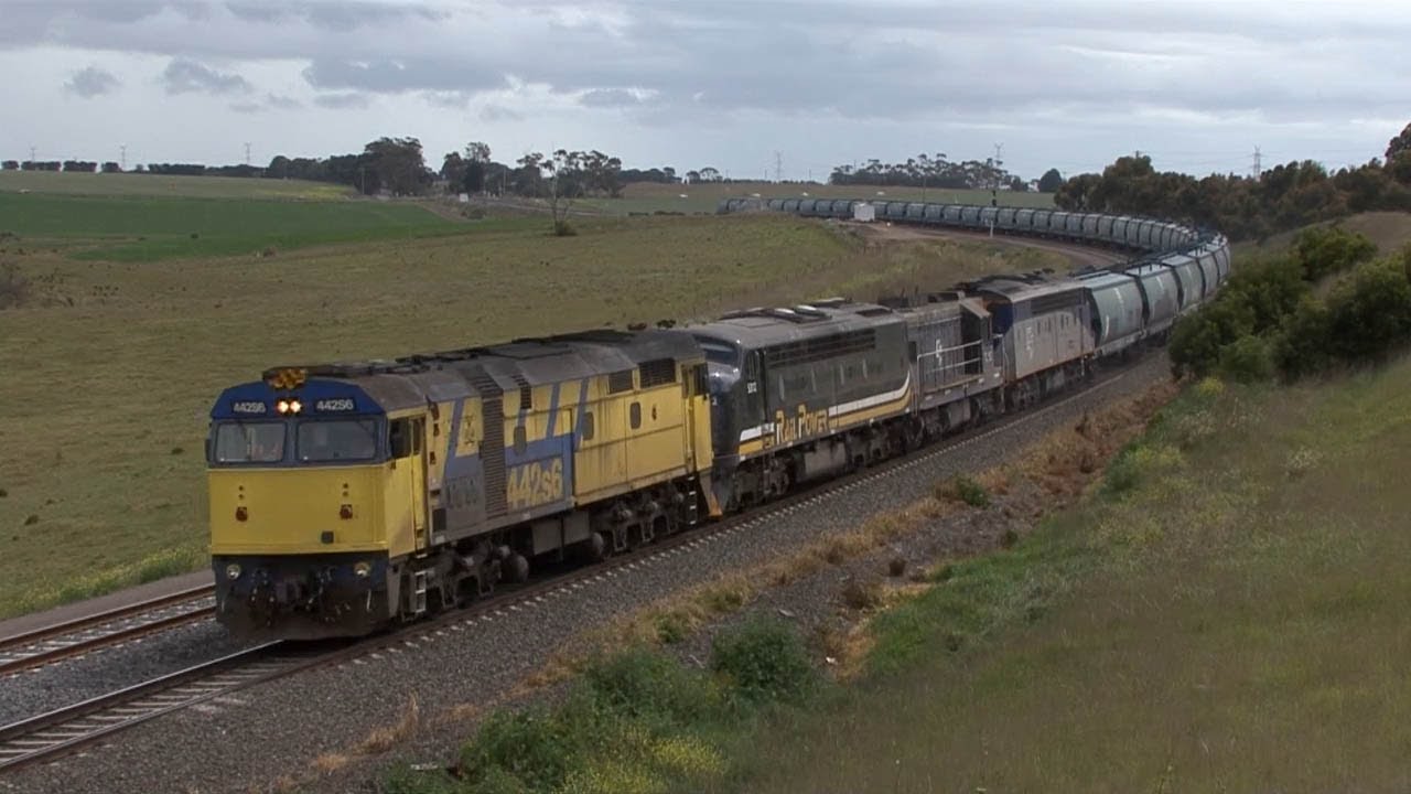 GE, EMD and Alcos on the Western Standard Gauge 15/10/2011 Austrailian