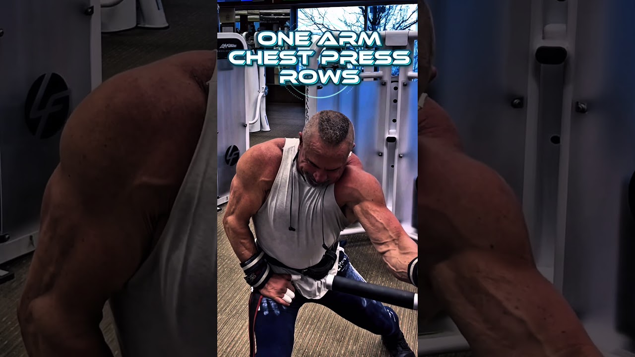 ONE ARM CHEST PRESS ROWS #workout #motivation #muscle #workouttips #exercise