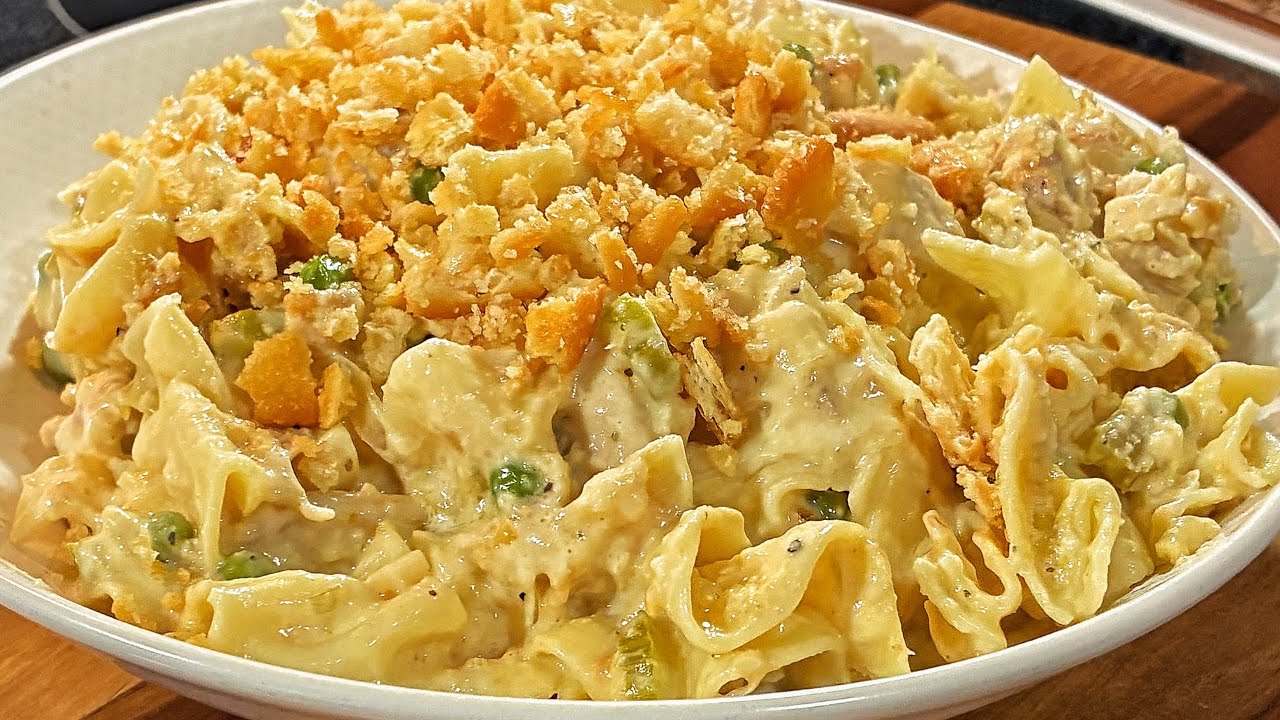 How To Make Creamy Chicken Noodle Casserole - YouTube