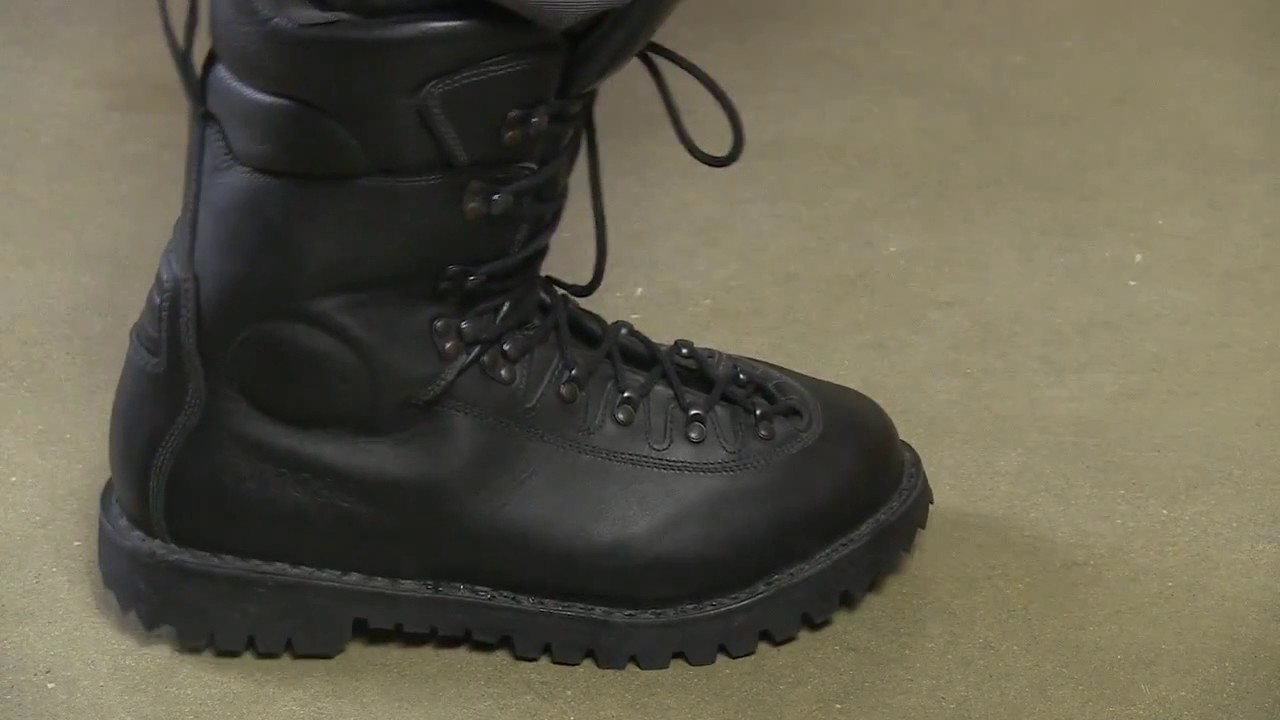 cosmas wildland boots