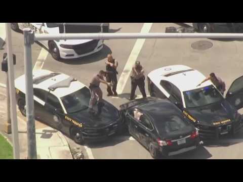 Cops make repeated attempts to stop carjacker in Florida