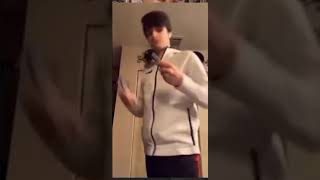 Kartı Masaya Vuran Çocuk