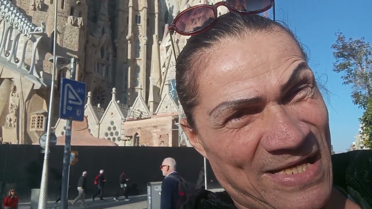 En iglesia sagrada familia en Barcelona  