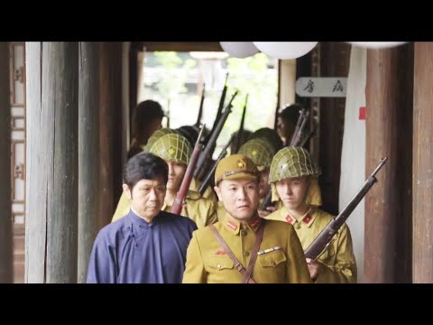 抗日電影！日軍突擊檢查，為保護隊友，女孩竟秀出美腿⚔️ 抗日