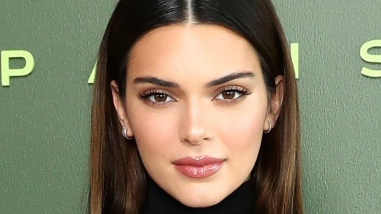 Here's What Kendall Jenner Typically Eats In A Day - YouTube
