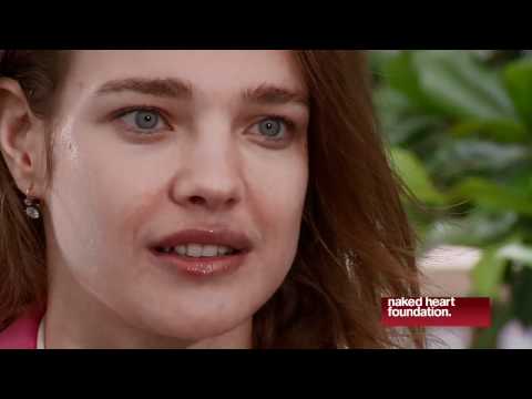 Video: Volochkova'nın İzinde: Natalia Vodianova Banyodaki Makyajla üzgün