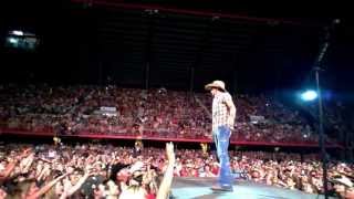 Video thumbnail of "Cheyenne Frontier Days - Jason Aldean Rocks A Record Cheyenne Frontier Days Crowd"