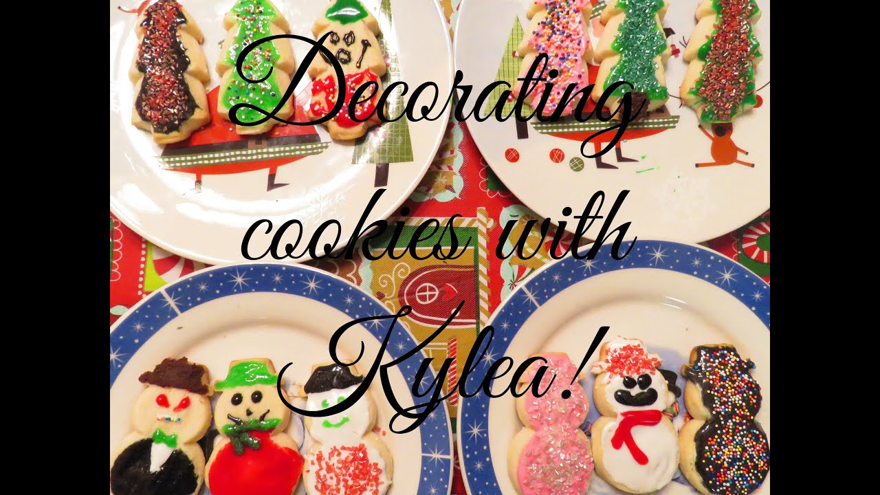Decorating cookies with Kylea! - YouTube