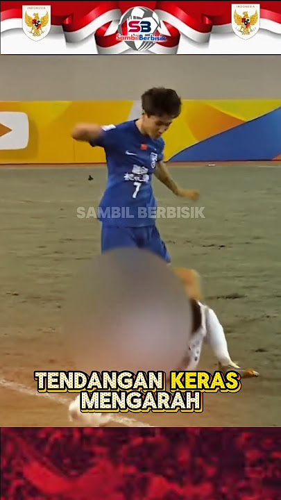 Emotions Explode, Chinese Player Kicks Opponent in the Face, Fist Fight Breaks Out. #footballmoments