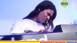 NELLA KHARISMA CINTA DI ANTARA KITA