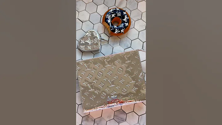 LV SKI collection 2025 silver miroir toilet pouch unboxing #louisvuitton #toiletrypouch #lvunboxing