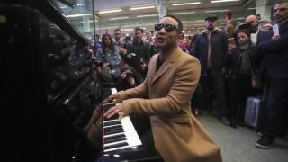 JOHN LEGEND PERFORMS  ALL OF ME AT ST PANCRAS INTERNATIONAL STATION