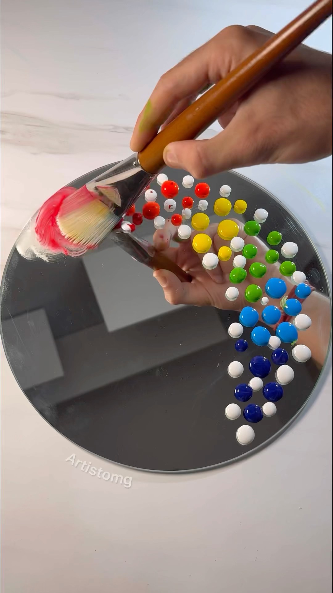 Let’s Paint A Mirror with Rainbow Colors! ? #creativity #art #painting #diy