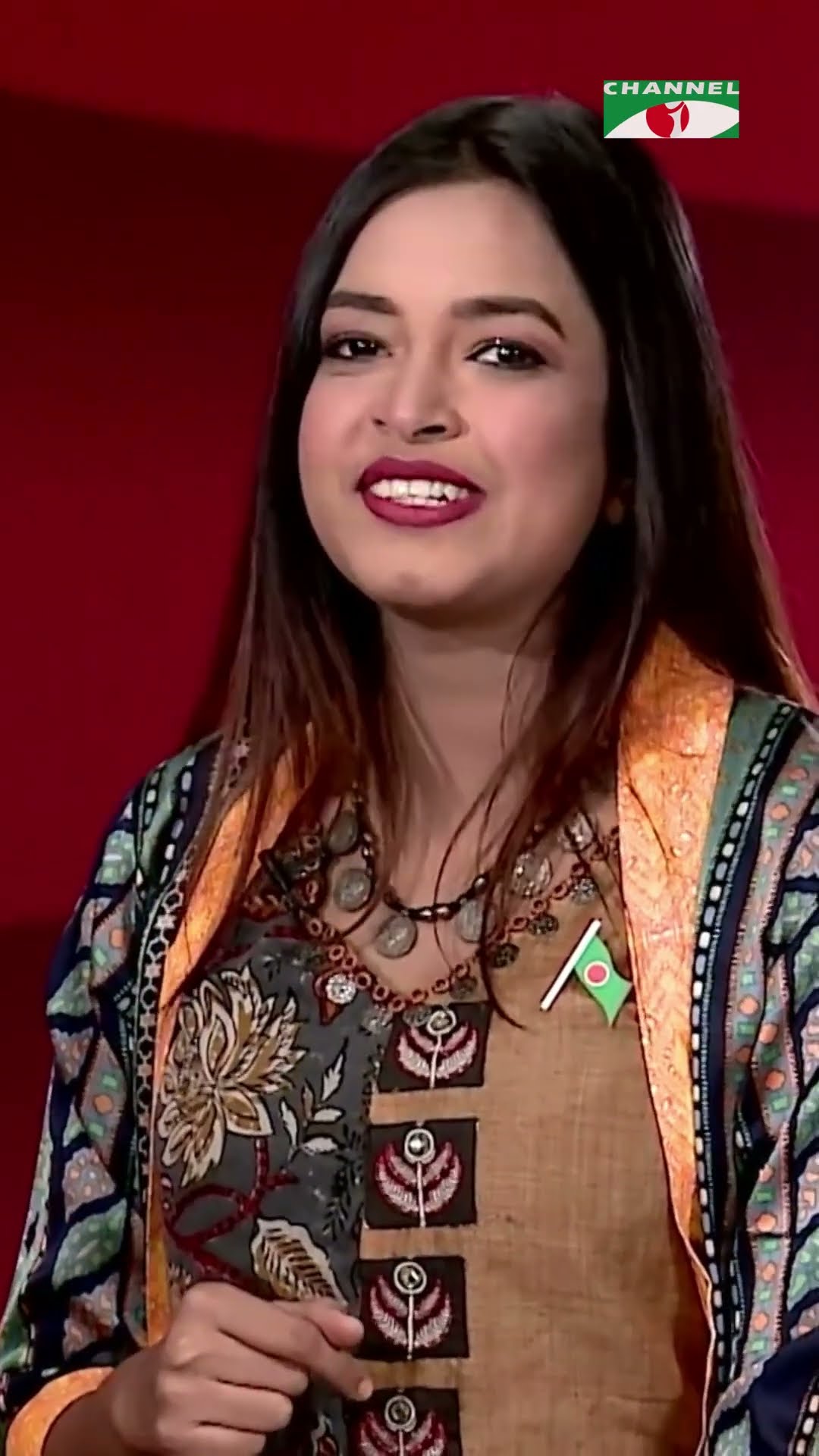 কার সাাথে প্রেম করছে ঐশী #shorts