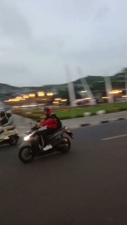 depan Balaikota Malang Malam Minggu 🇮🇩🚂