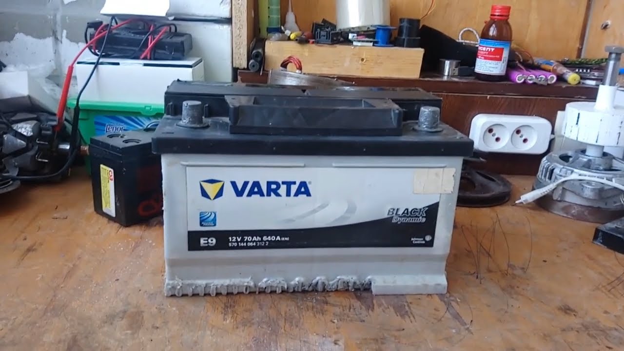 Как и чем заклеить трещину на кислотном аккамуляторе.