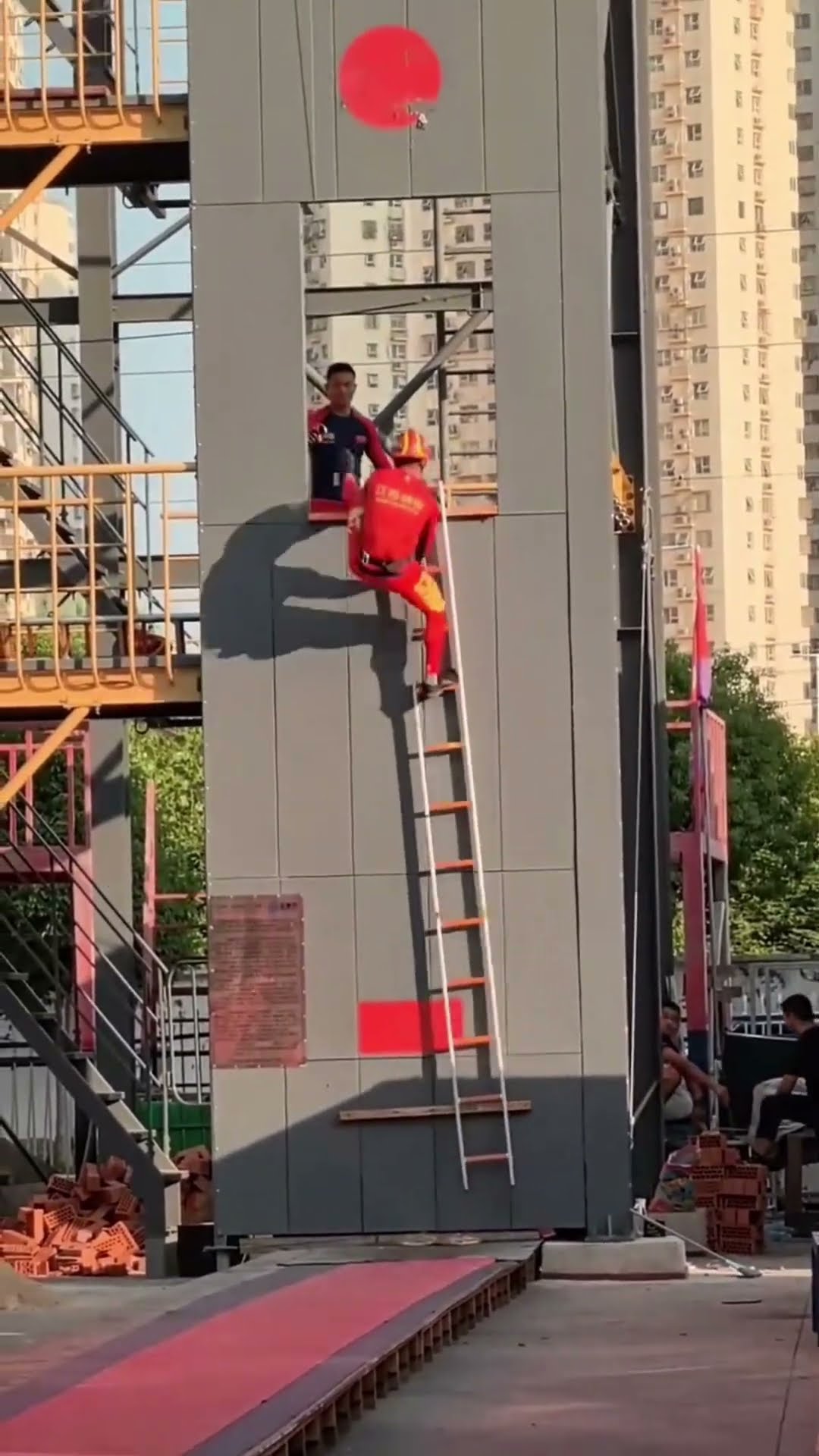 this fire fighter climbed 3 floors #shortsvideo