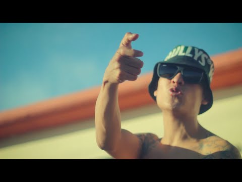 Alemán Ft. Ilegalez - Está Caliente