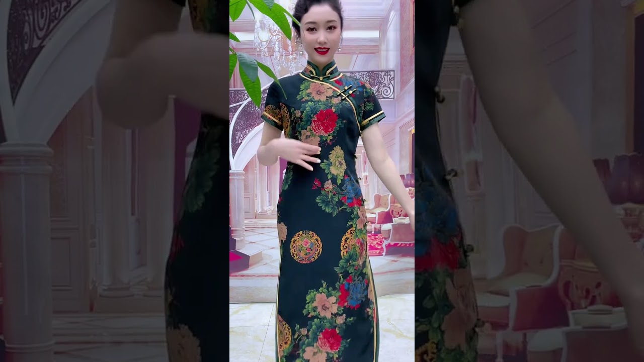 Beautiful cheongsam show 
