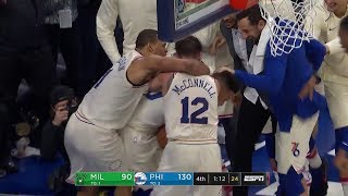 Markelle Fultz Gets Mobbed By His Teammates After His First Triple Double
