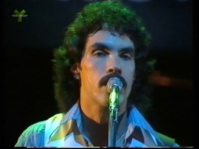 Darryl Hall and John Oates, She's Gone