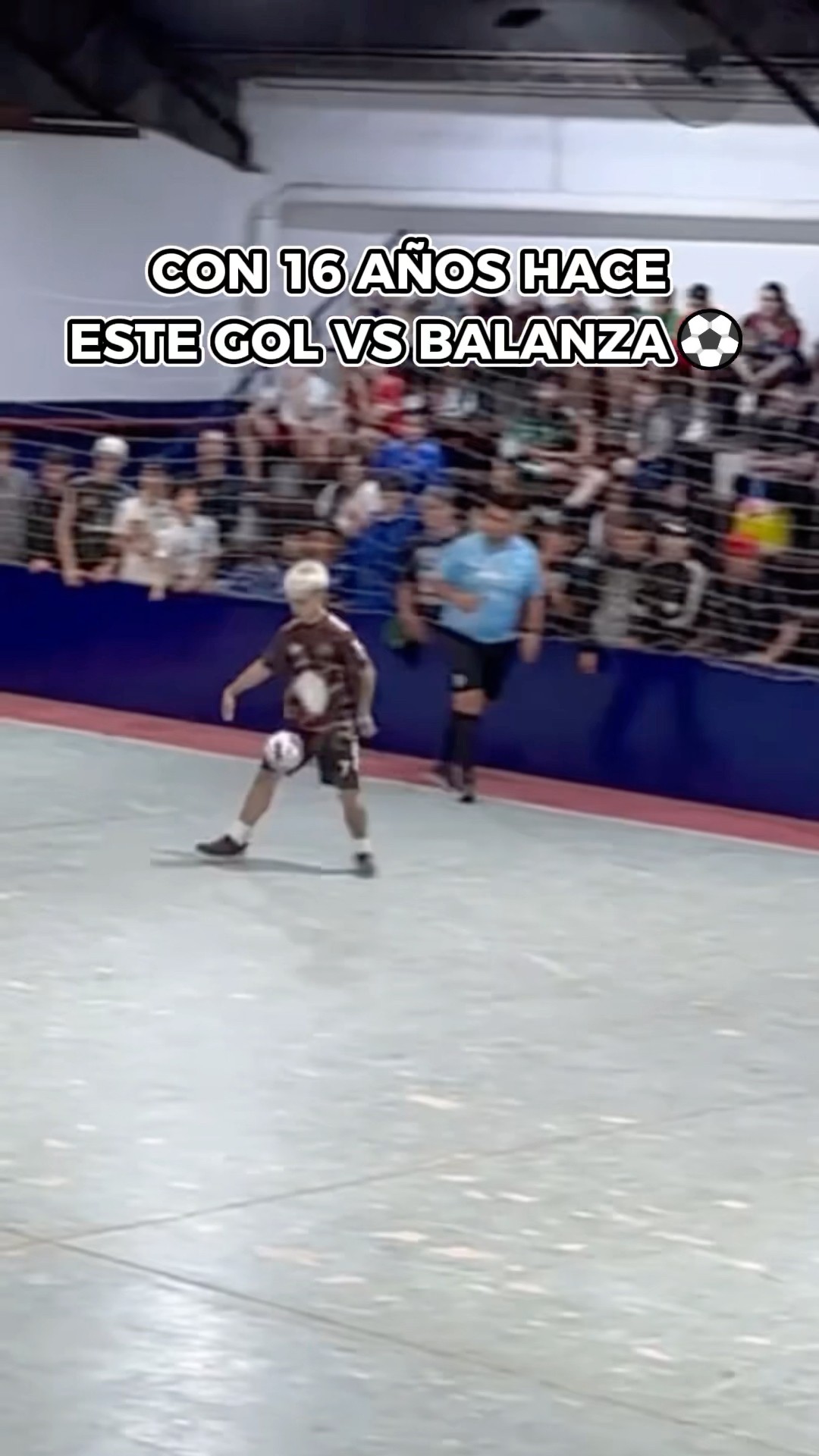 con 16 años hace golazo