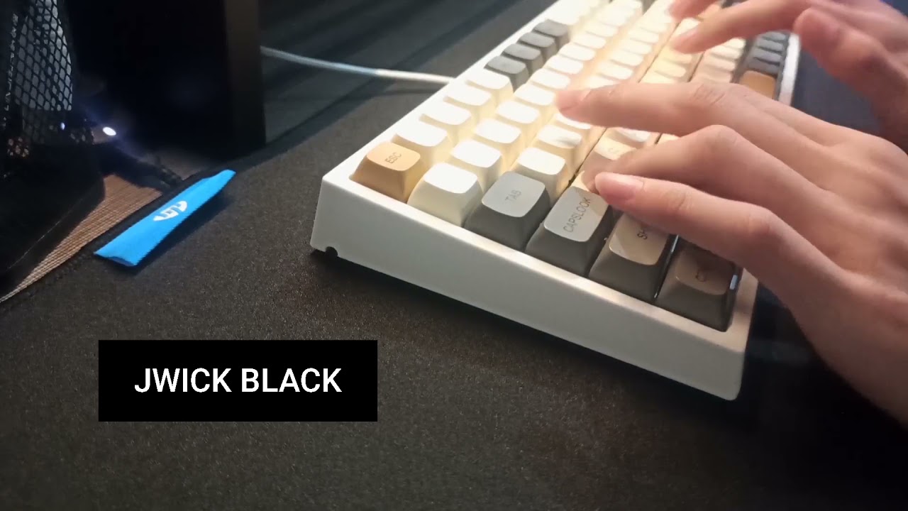 Jwick black vs Jwick yellow typing sound comparison (feat.vortexseries vx8)