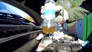 видео Замена тормозной жидкости на приоре