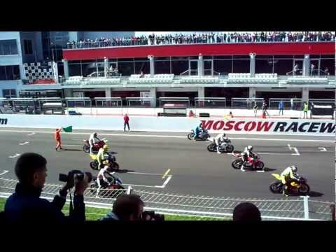 Video: Superbikes Russia 2012. Քենան Սոֆուօղլուն չի հանձնվում… և Վլադիմիր Լեոնովը՝ ամբիոնում: