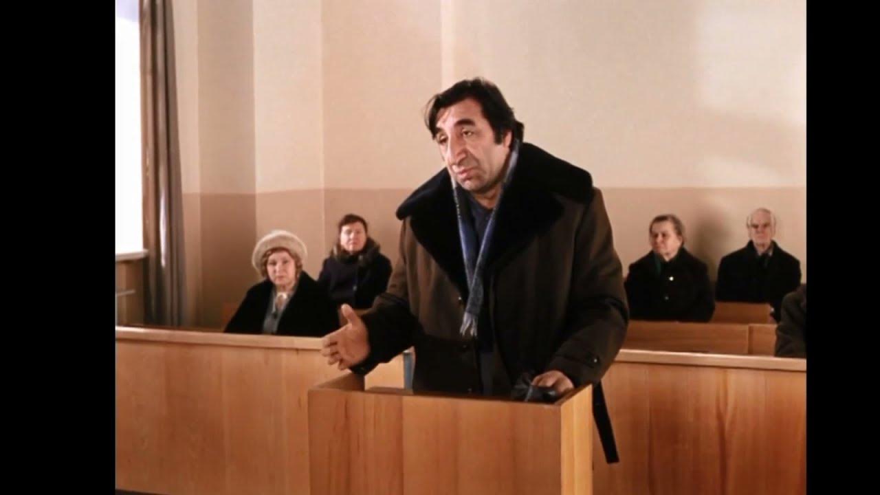 а люстру он случайно стулом зацепил