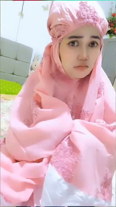 Ustadz BOLEH GAK SHOLAT PAKAI B.H ??