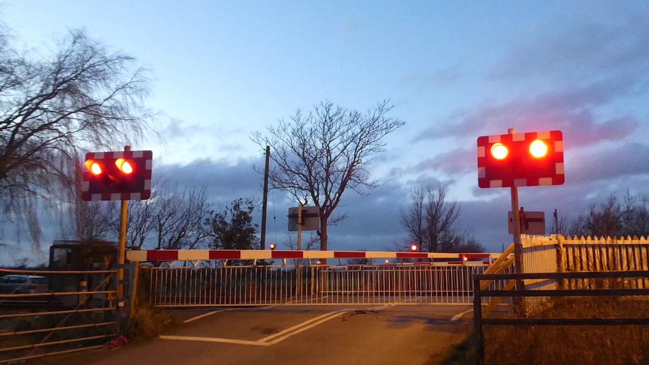 Hewish Level Crossing 07/03/2020 (2) - YouTube