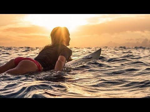 サーフィン こんな彼女たちとサーフィンしたい 世界の美しいサ ファーガール 女子 Youtube